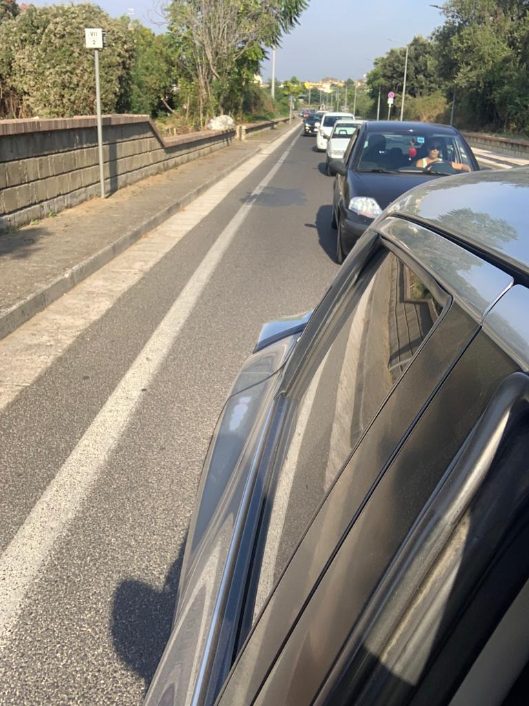 Traffico in tilt a Pozzuoli: chiuso il ponte azzurro in direzione Arco Felice