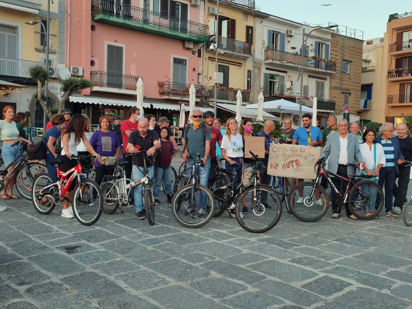 Biciclettata a Pozzuoli per la difesa del clima e dell'ambiente